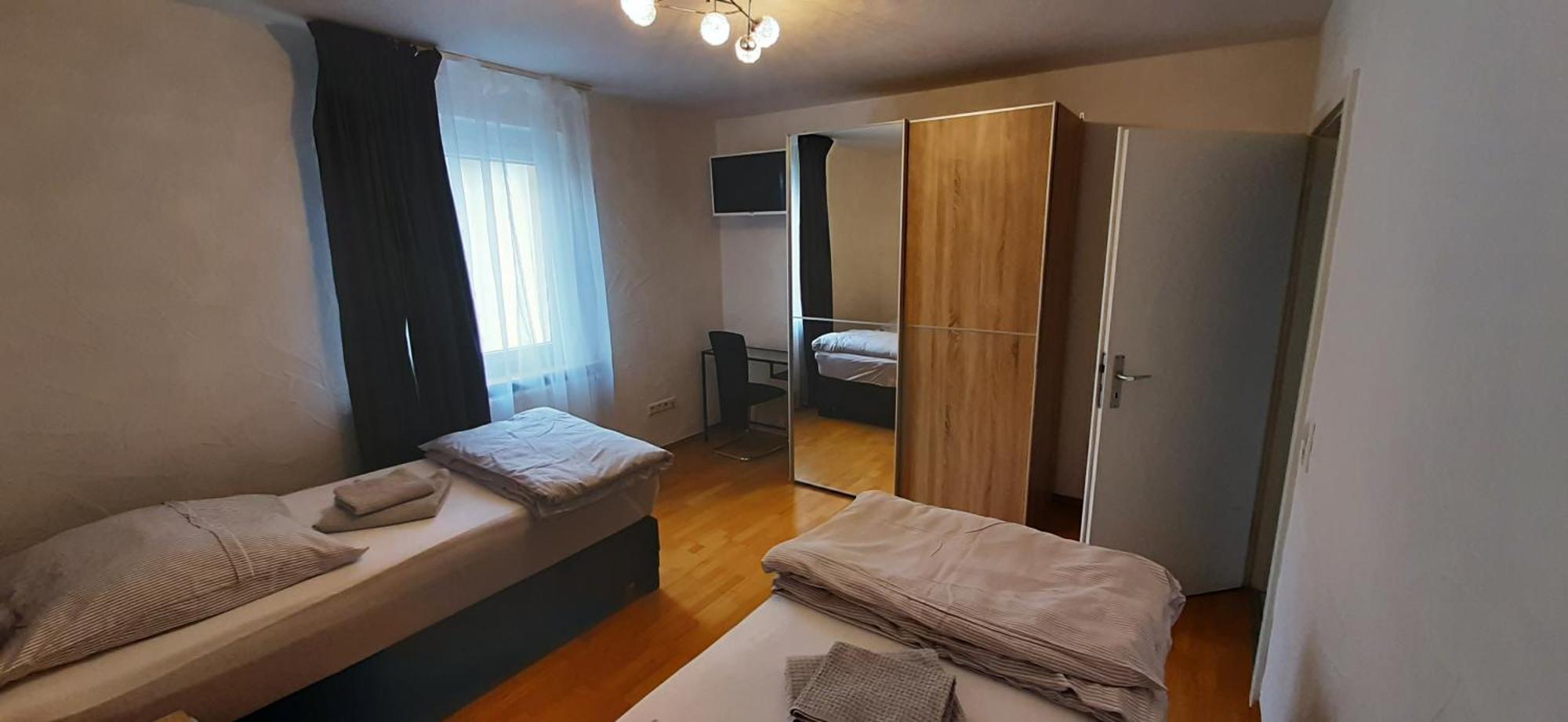 Fewo Reutlingen Heinestrasse Номер фото